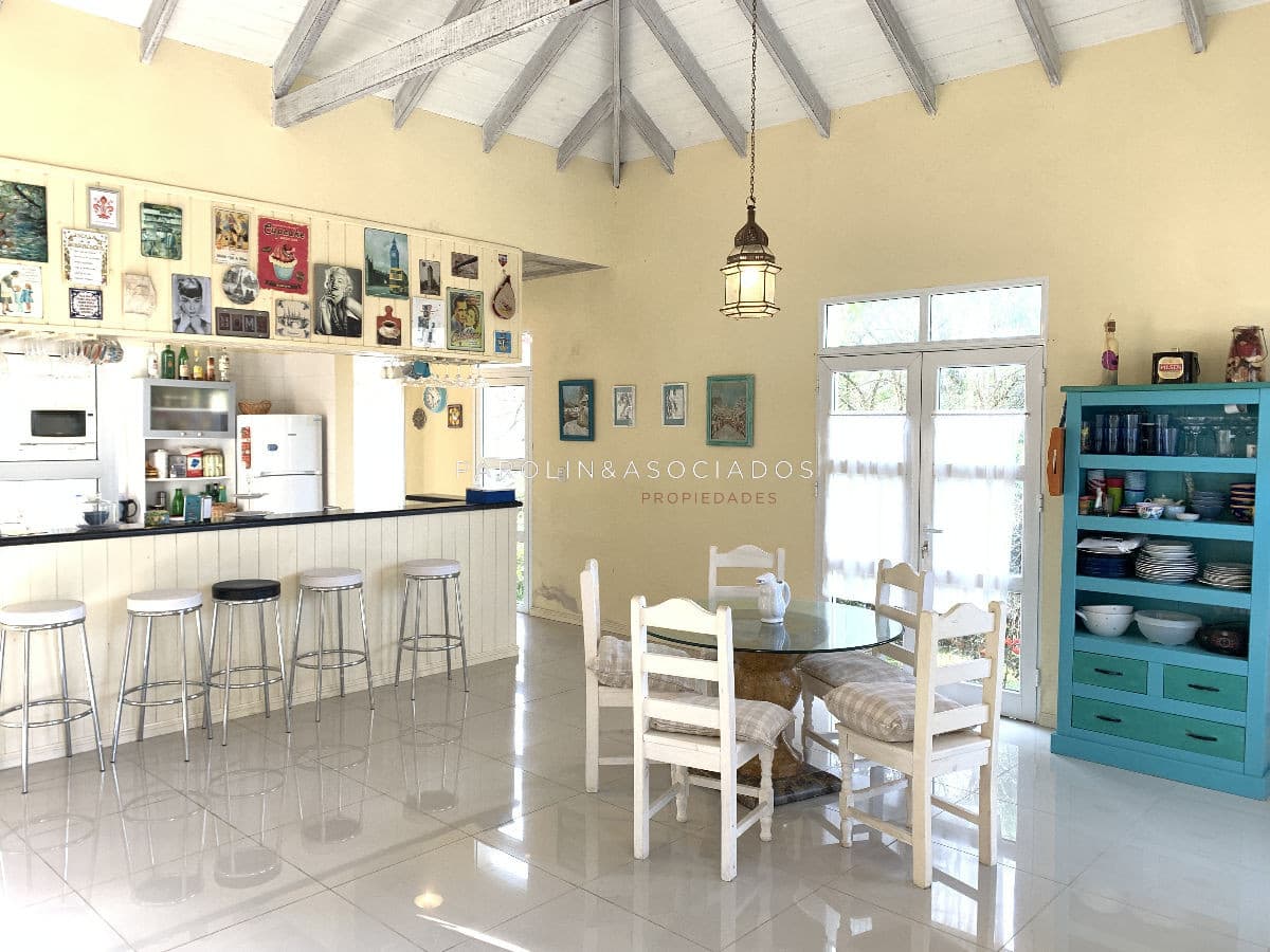 Simpatiquísima casa en Montoya