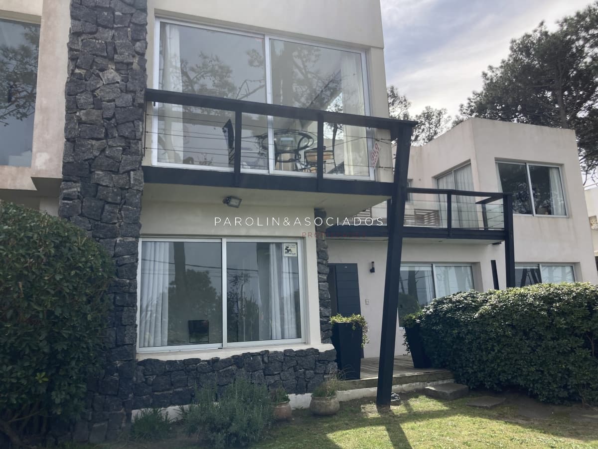 Casa de 6 dormitorios en Montoya