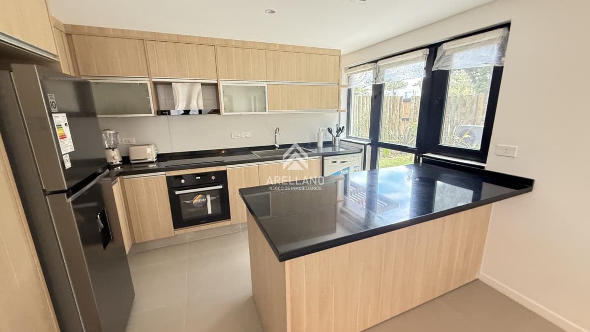 Apartamento ID.4143 - Casa en complejo La Barra, excelente oportunidad para invertir