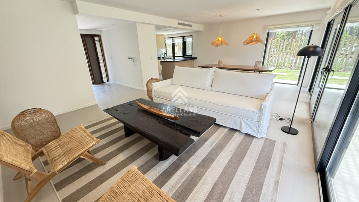 Apartamento ID.4143 - Casa en complejo La Barra, excelente oportunidad para invertir