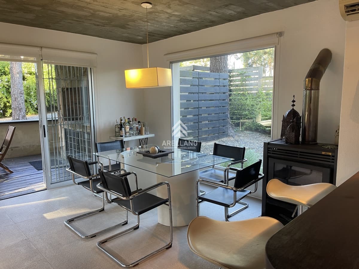 Casa ID.3639 - Moderna casa en venta de 3 dormitorios en Montoya, La Barra