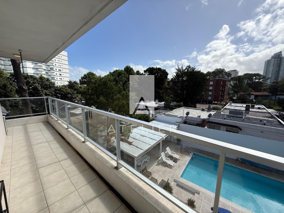 Alquiler anual departemtno de 1 dormitorio en Aidy Grill, Punta del Este