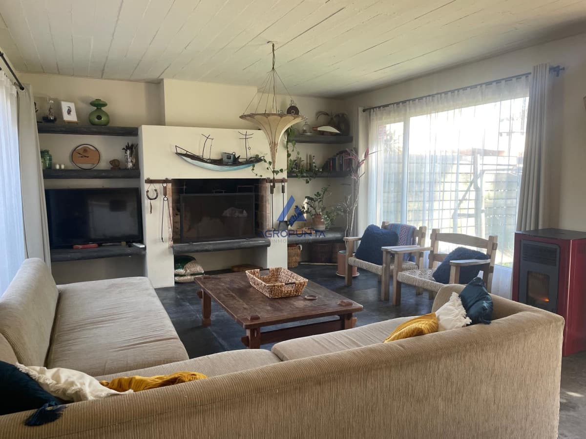 Casa de 4 dormitorios en Montoya, La Barra  -