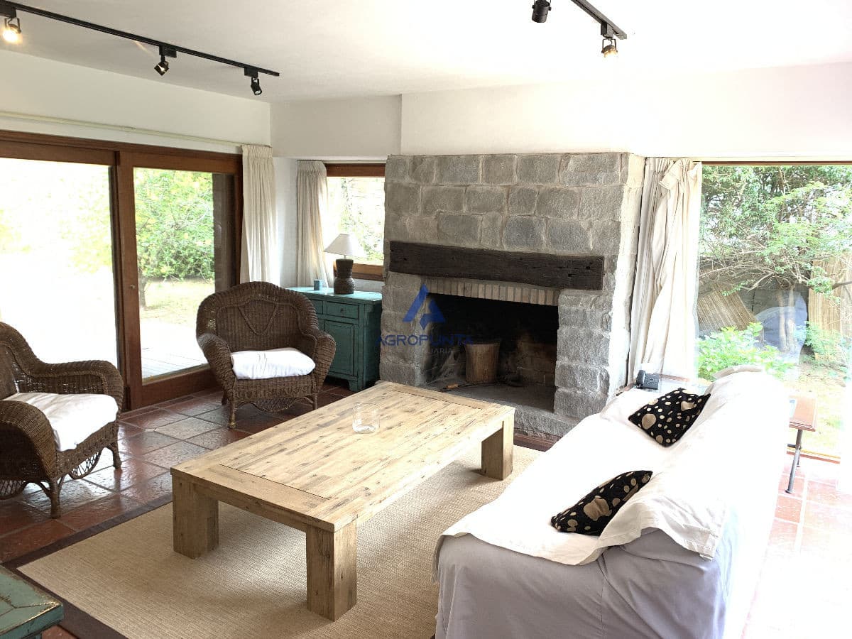 Se alquila espectacular casa por temporada  -
