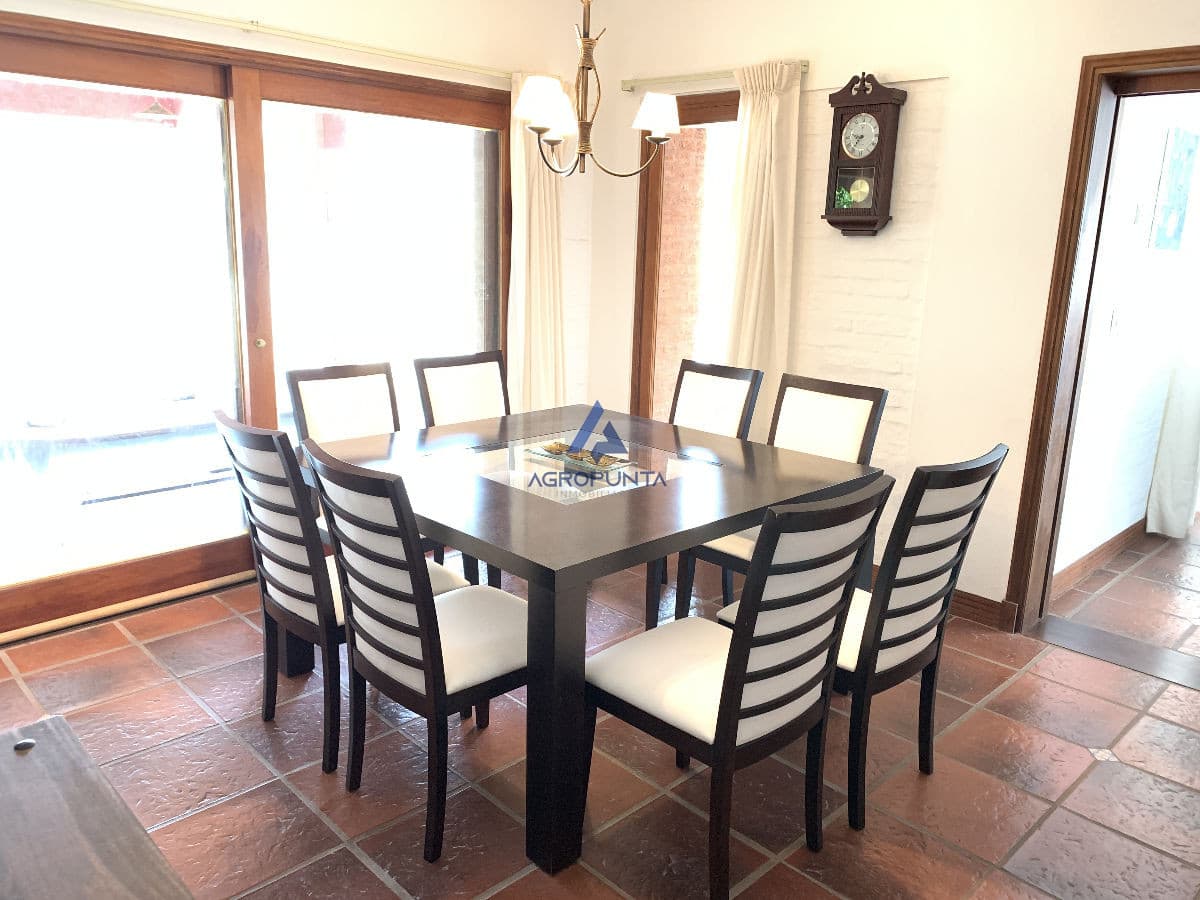 Se alquila espectacular casa por temporada  -