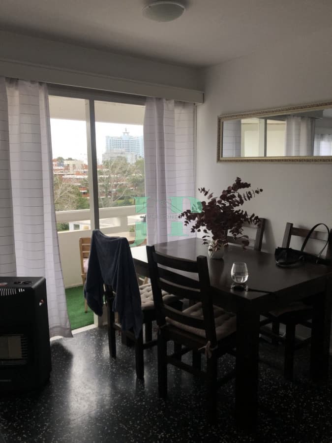 Venta de apartamento en Edificio Malvinas