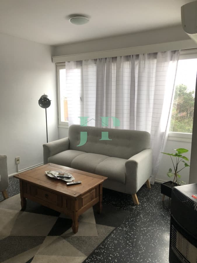Venta de apartamento en Edificio Malvinas