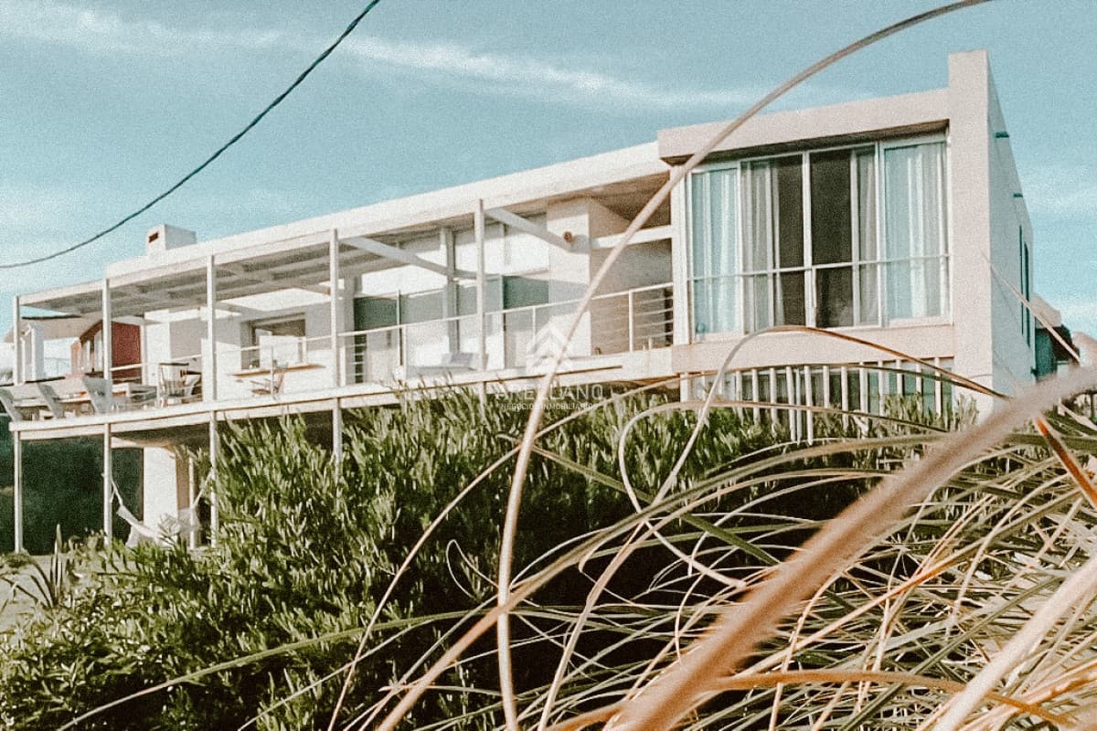 Casa ID.5673 - CASA FRENTE AL MAR EN EL CHORRO EN VENTA