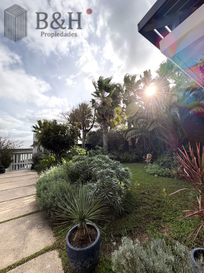 CASA EN VENTA PRIMERA LINEA AL ARROYO DE LA BARRA