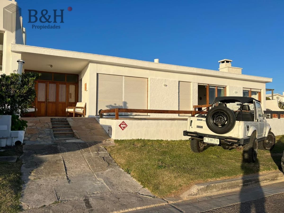 CASA EN BIKINI