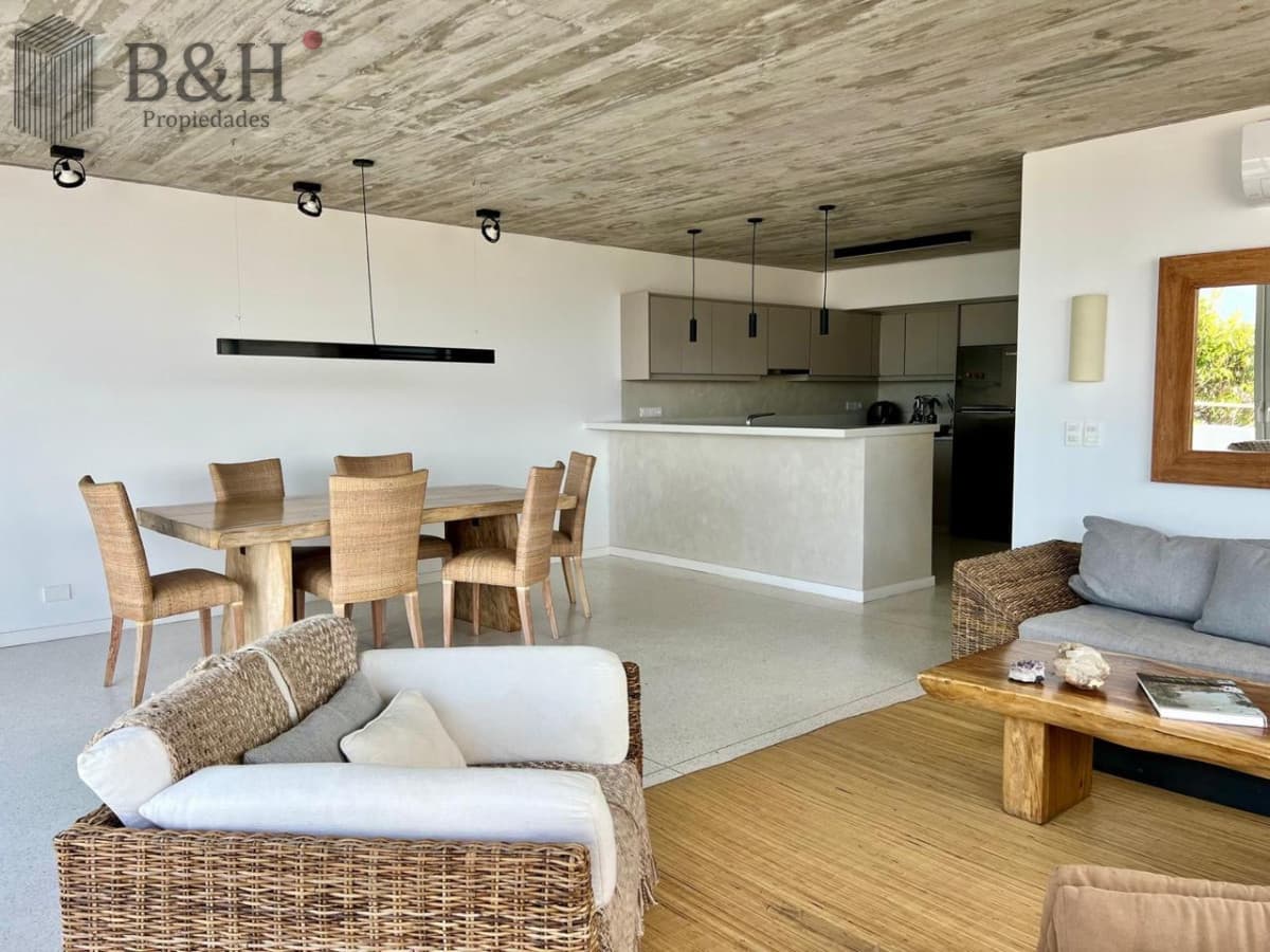 CASA EN BIKINI