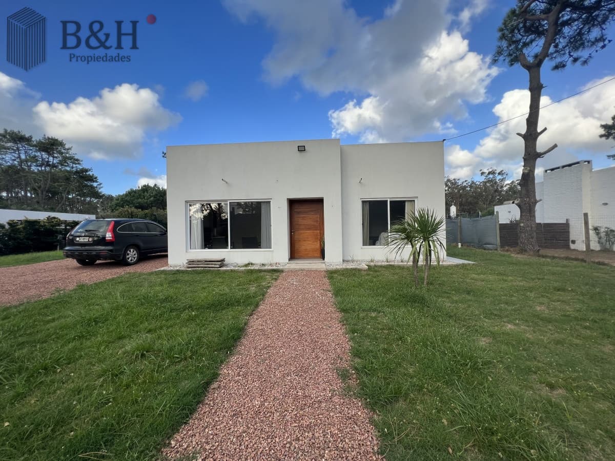 Casa a Estrenar en La Barra a 200 mt2 de medialunas calentitas