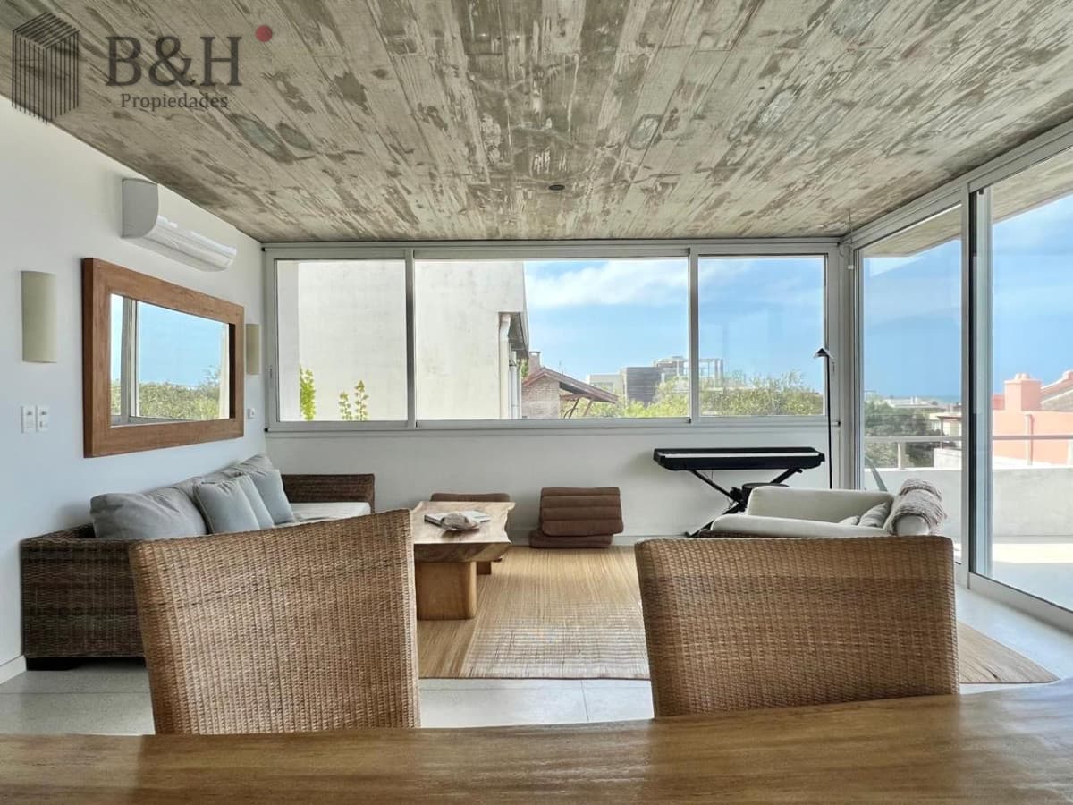 CASA EN BIKINI