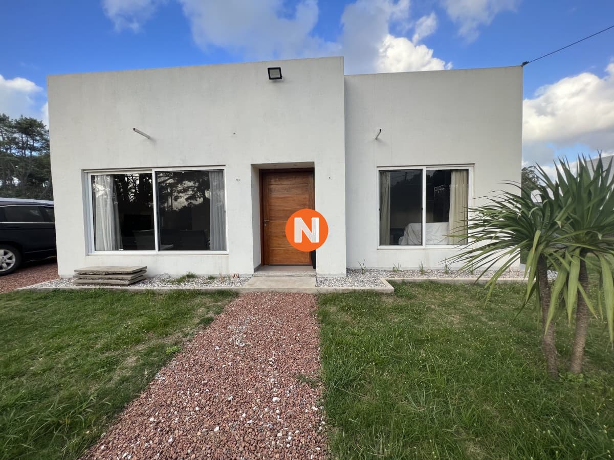 Casa a Estrenar en La Barra a 200 mt2 de medialunas calentit ...