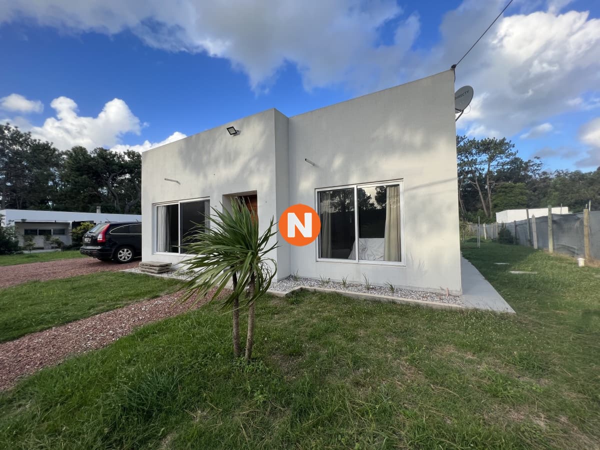 Casa a Estrenar en La Barra a 200 mt2 de medialunas calentit ...