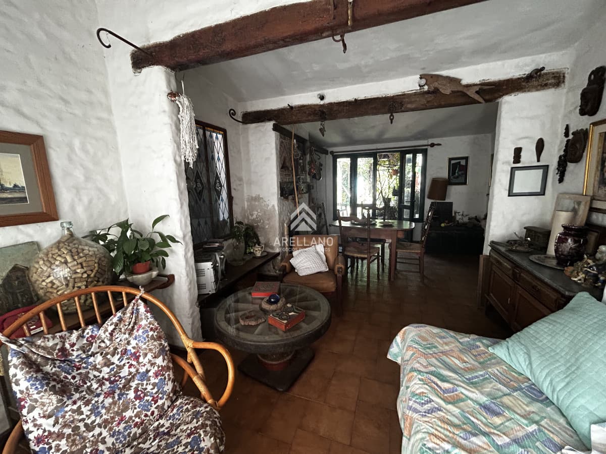 Casa ID.5711 - Ideal para comercio o vivienda
