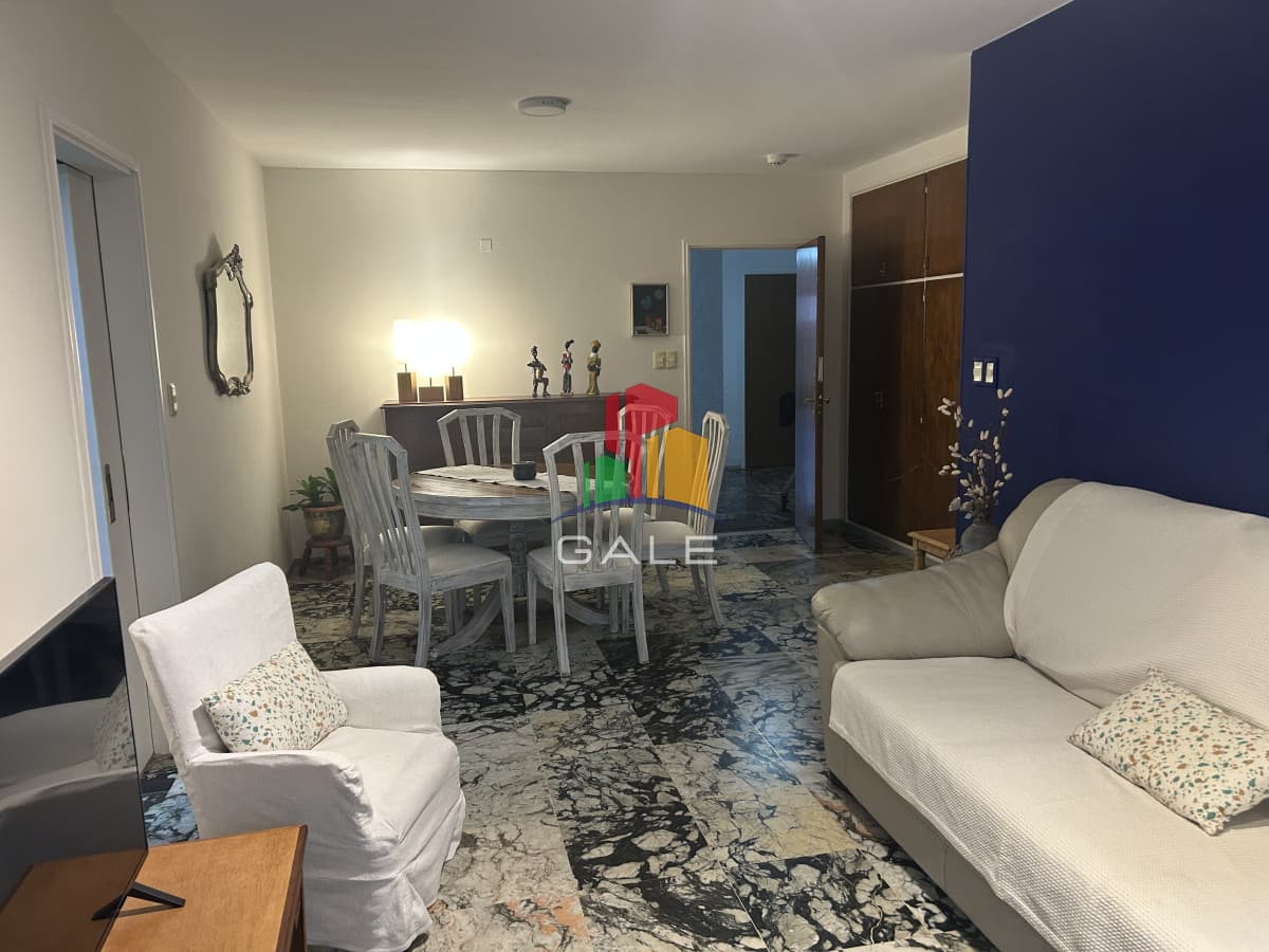 Hermoso apartamento estilo casita a una cuadra del mar.  -