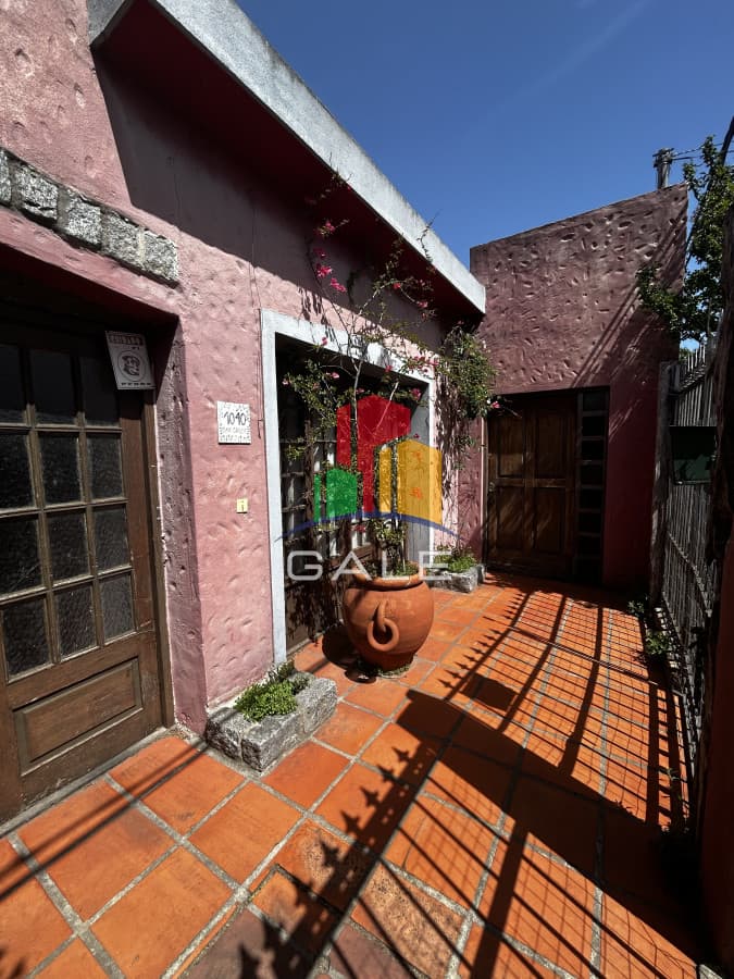 Gale Propiedades & Escribanía Casa ID.4510 - Ideal para comercio o vivienda