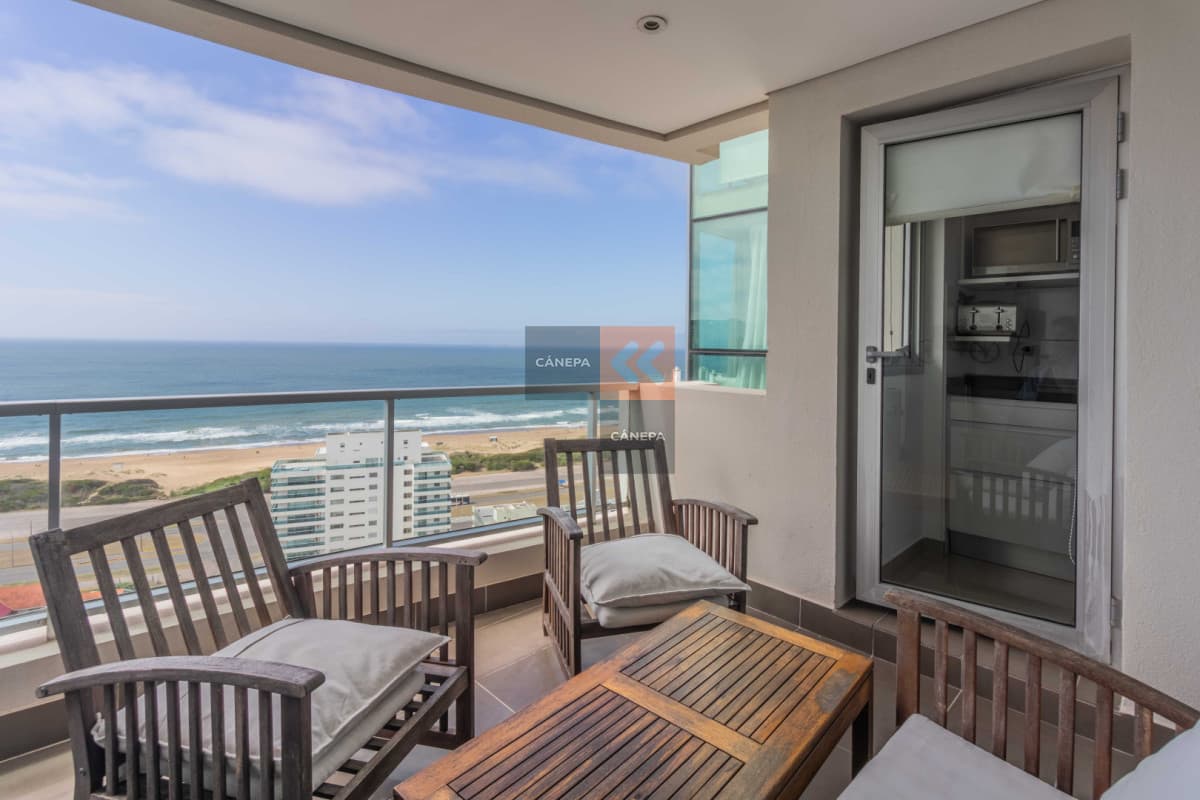 Departamento en venta de 3 dormitorios con excelentes vistas al mar Playa Brava