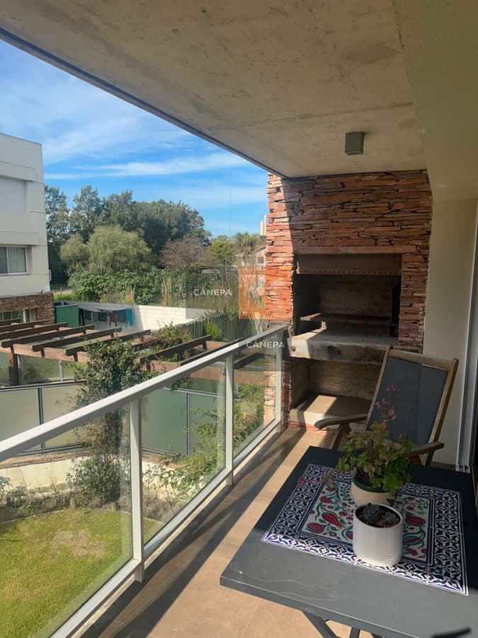 Alquiler apartamento de 3 dormitorios + parrillero propio en Carrasco Norte