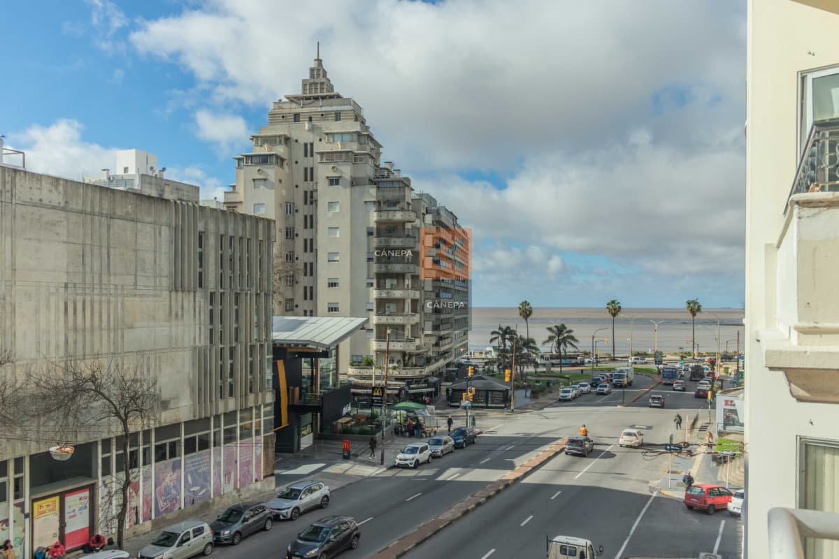 Alquiler apartamento de 3 dormitorios en Pocitos