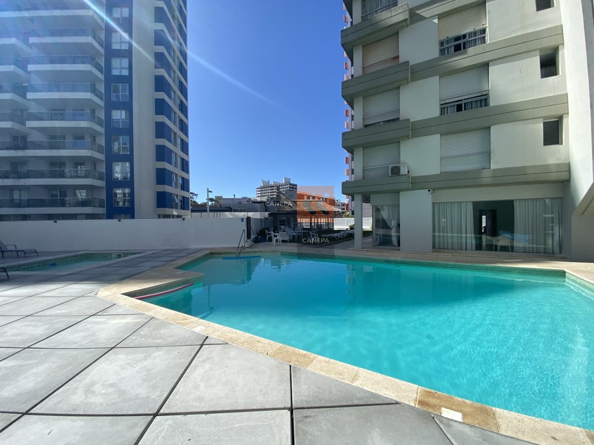 Apartamento en Brava a pasos del mar- Punta del Este