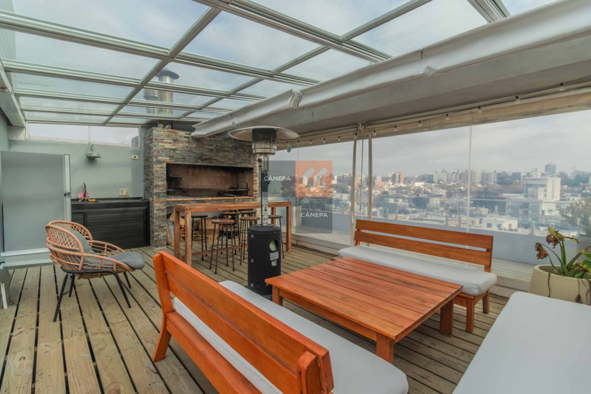 Venta apartamento de 2 dormitorios en Parque Batlle con barbacoa + cochera