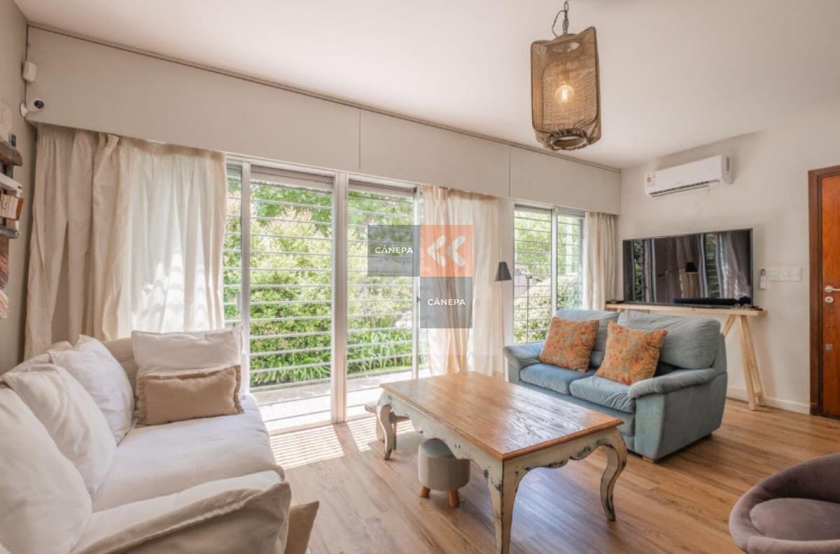 Venta con renta apartamento de 3 dormitorios + patio con parrillero en Mavin