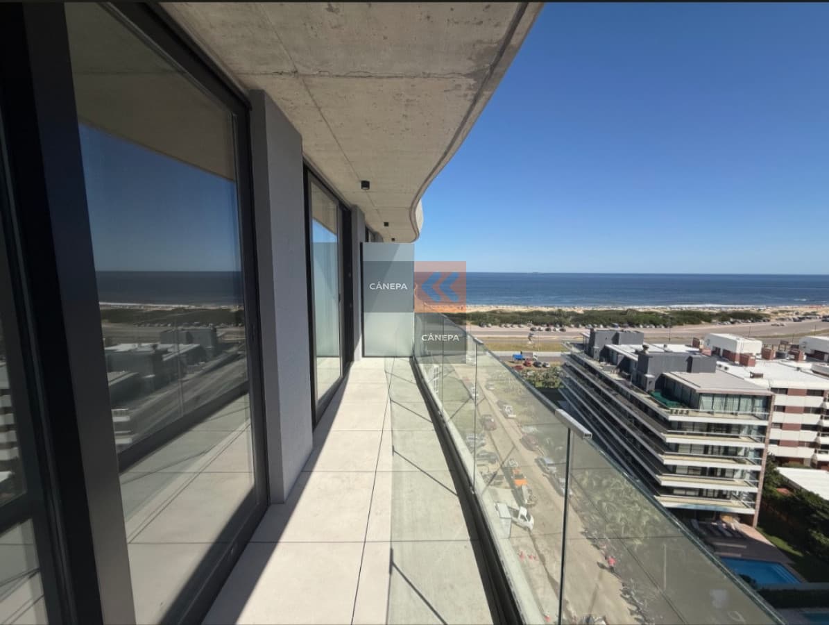 Departamento a estrenar con vista a Playa Brava