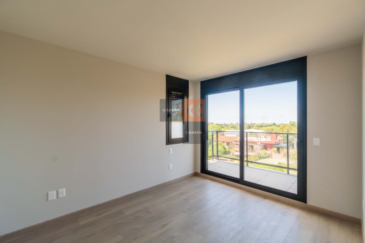 Alquiler apartamento de 2 dormitorios en Carrasco con seguridad y servicios