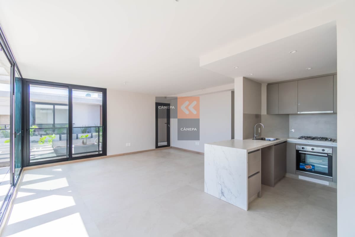 Alquiler apartamento de 2 dormitorios en Carrasco con seguridad y servicios