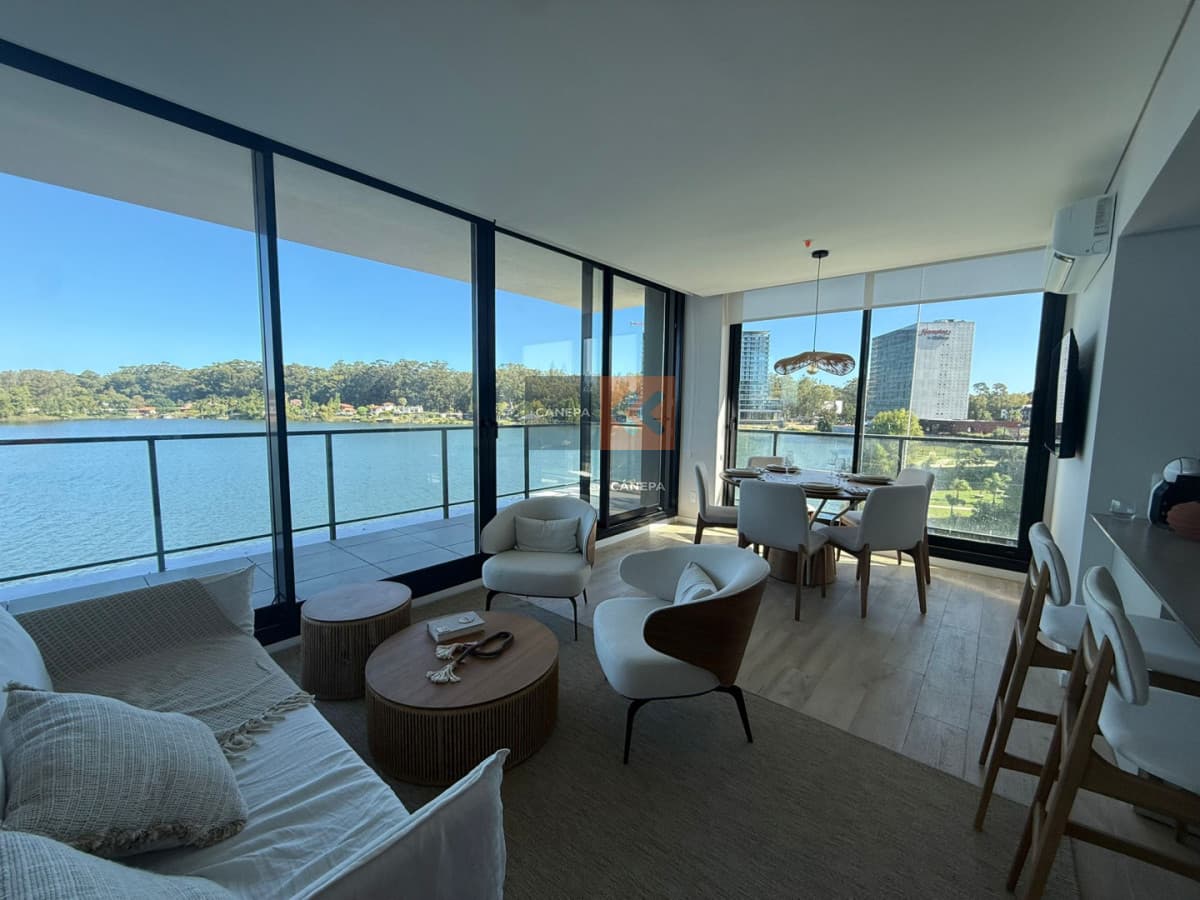 Venta apartamento de 3 dormitorios sobre el Lago Calcagno