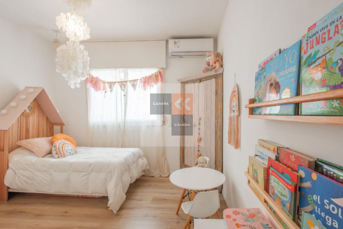 Venta con renta apartamento de 3 dormitorios + patio con parrillero en Mavin