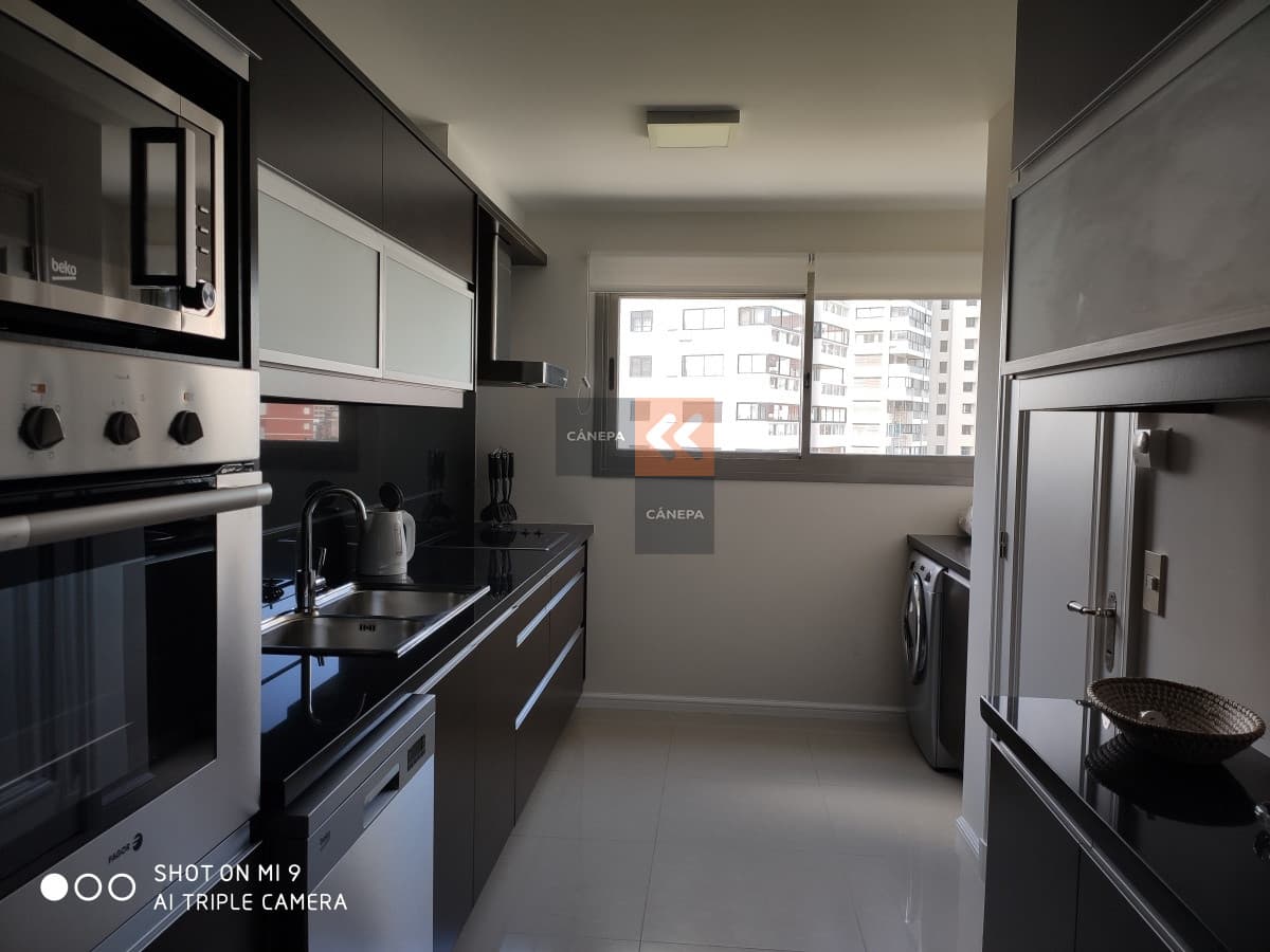 Edificio de lujo, a metros a la Mansa y de la Brava, orientación al Norte