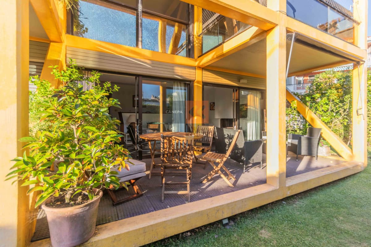 Departamento estilo casa de 3 dormitorios en Península