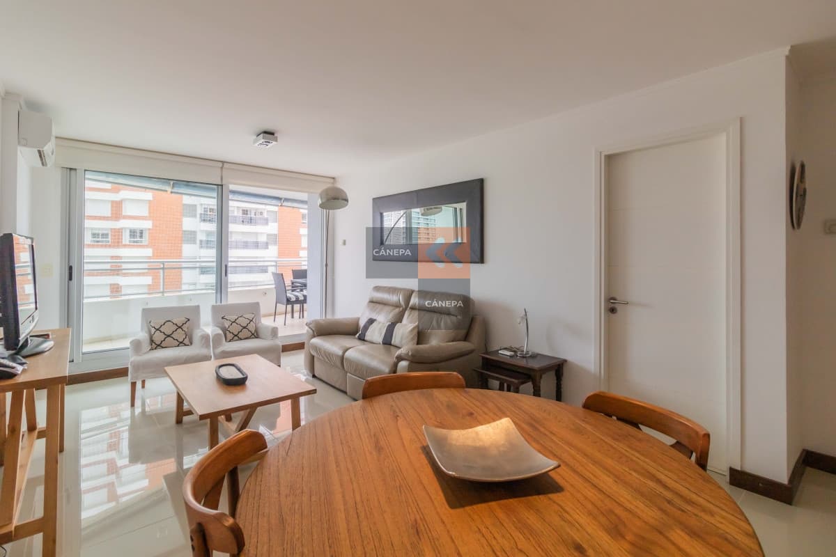 Apartamento  en Edificio de Categoría con todos los servicios.