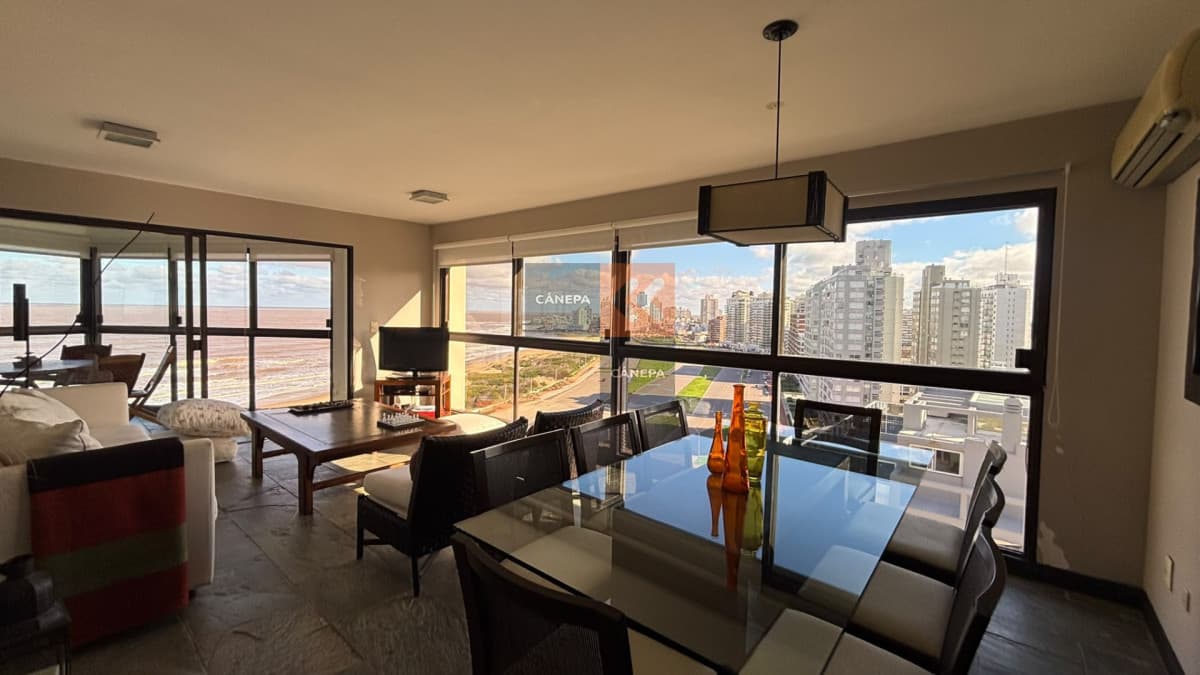 Apartamento frente al mar de 3 dormitorios