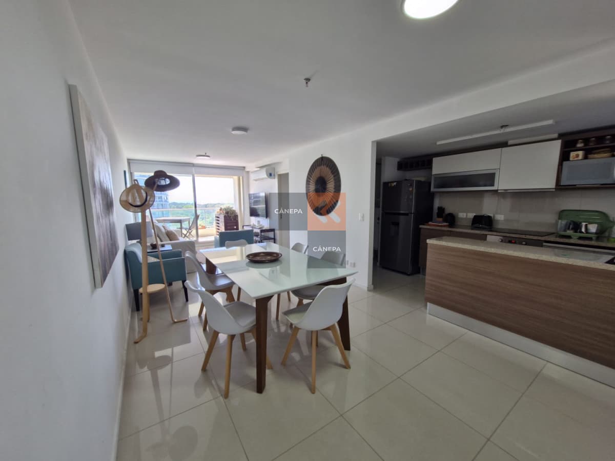 Departamento con vista a la Brava, 3 dormitorios amplios, Disponible en Alquiler Temporal