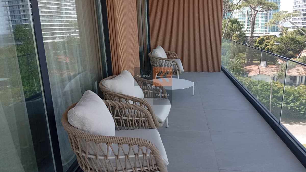 Espectacular apartamento en Playa Mansa a la venta