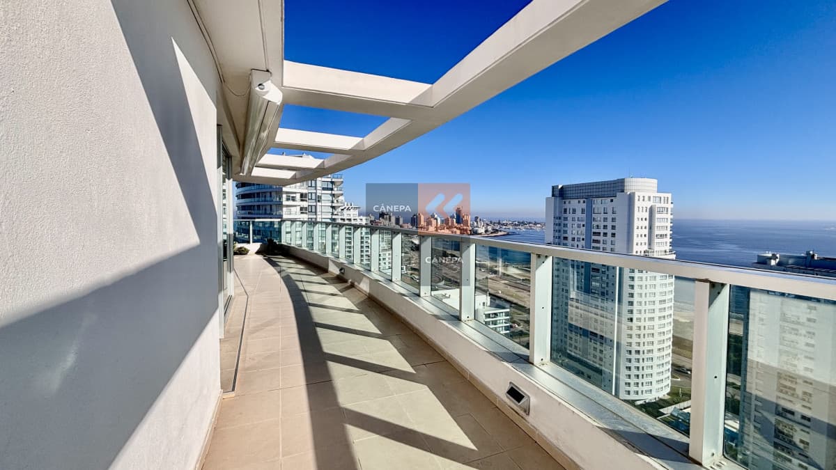 Penthouse con vista panóramica al mar