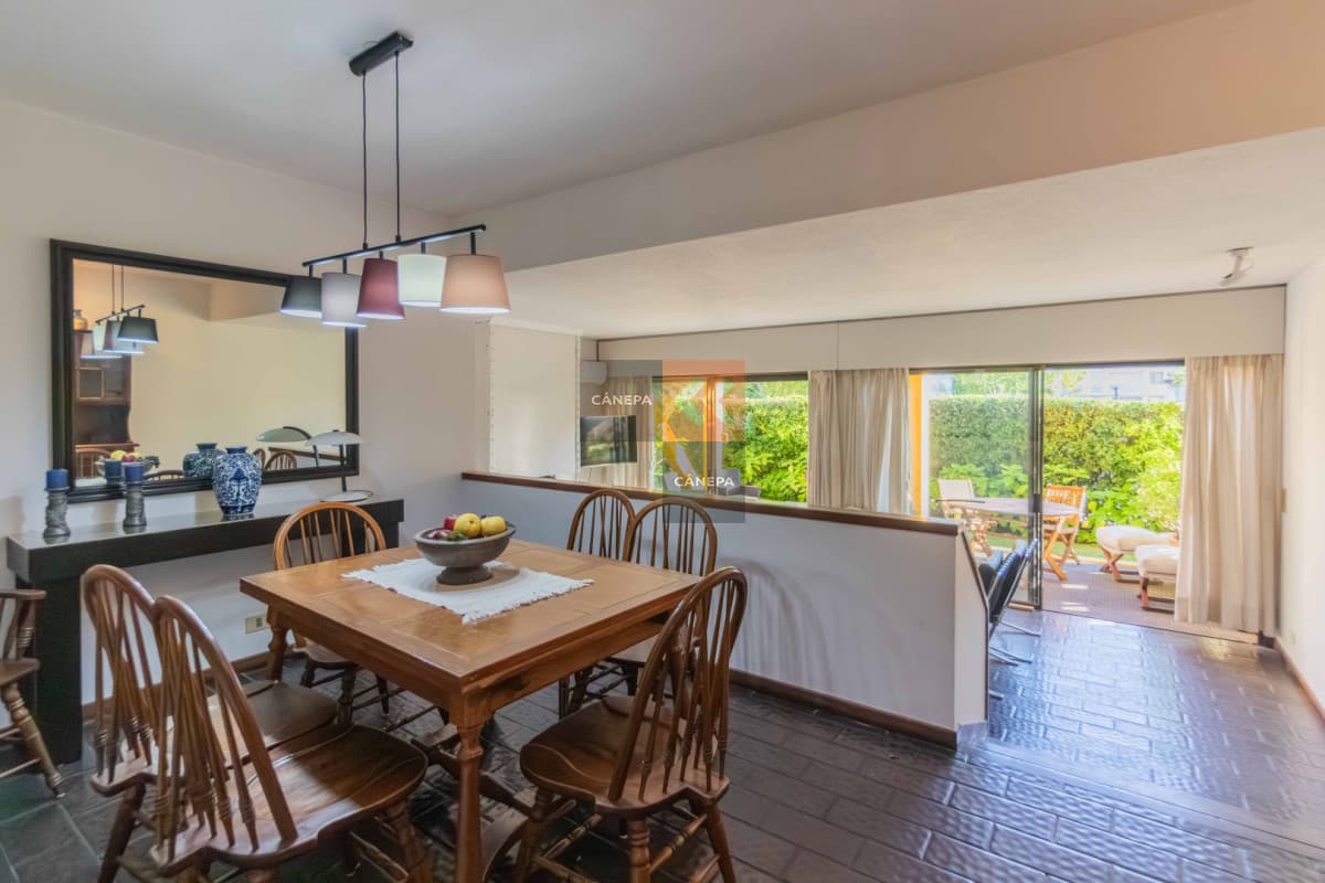 Departamento estilo casa de 3 dormitorios en Península