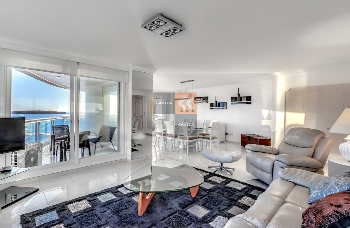 Departamento con excepcional vista a la mansa y a la península