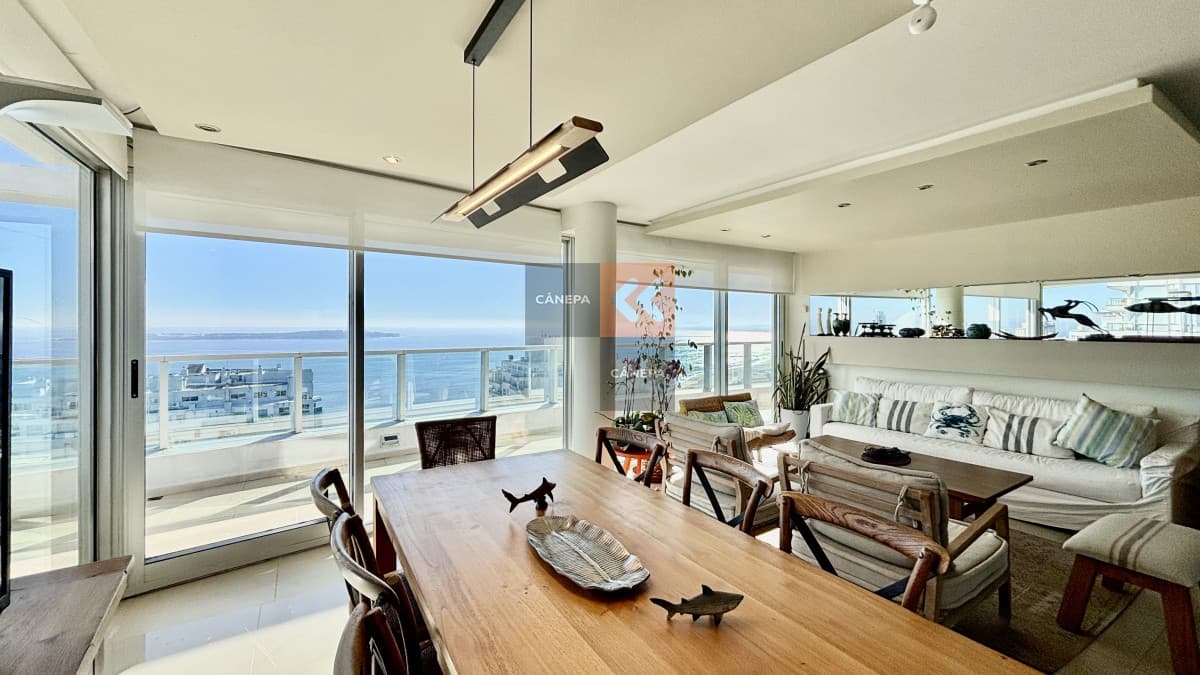 Penthouse con vista panóramica al mar