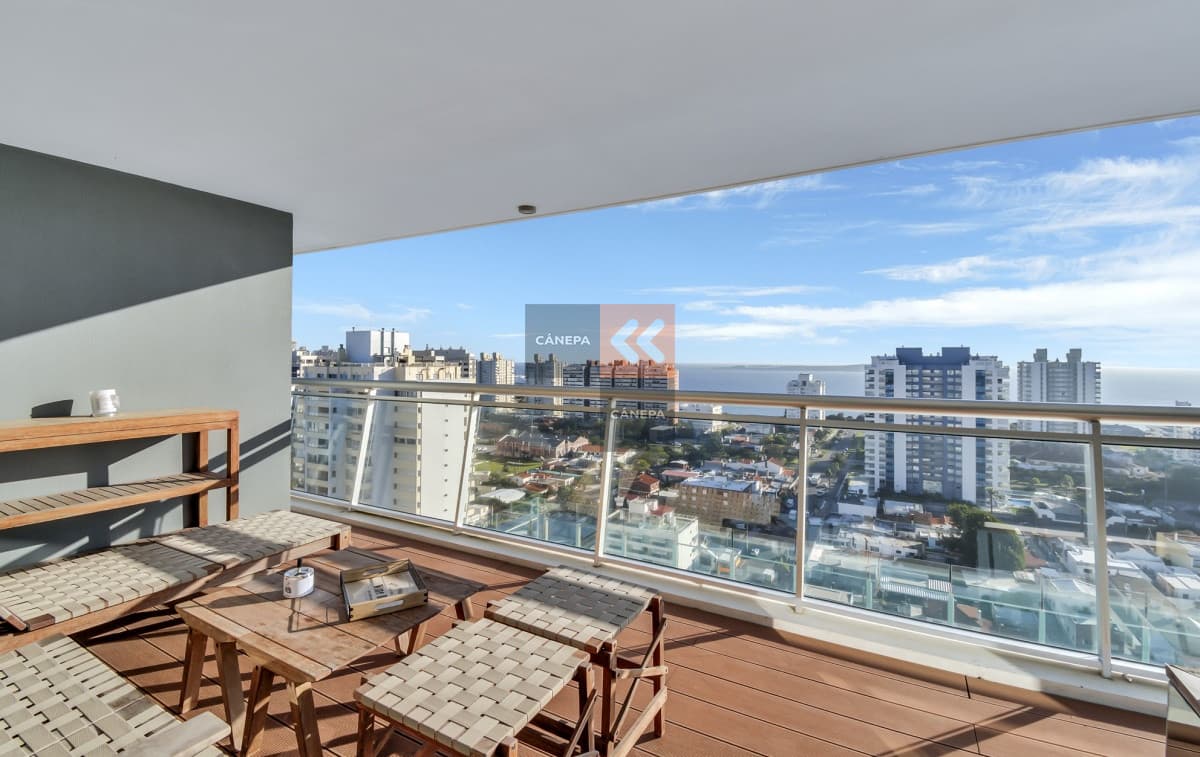 Departamento a la venta con espectacular vista a la mansa y la brava