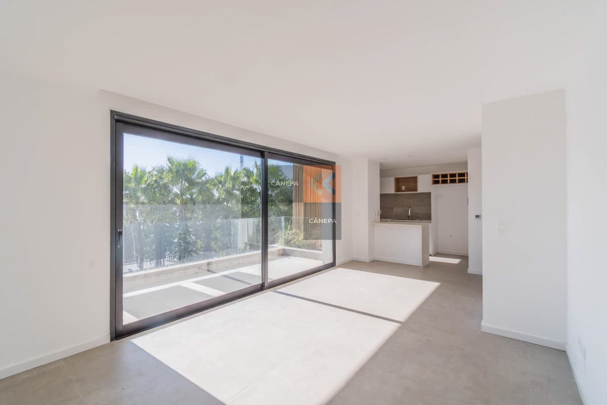 Venta apartamento de 2 dormitorios en Jardines de Carrasco con terraza con parrillero