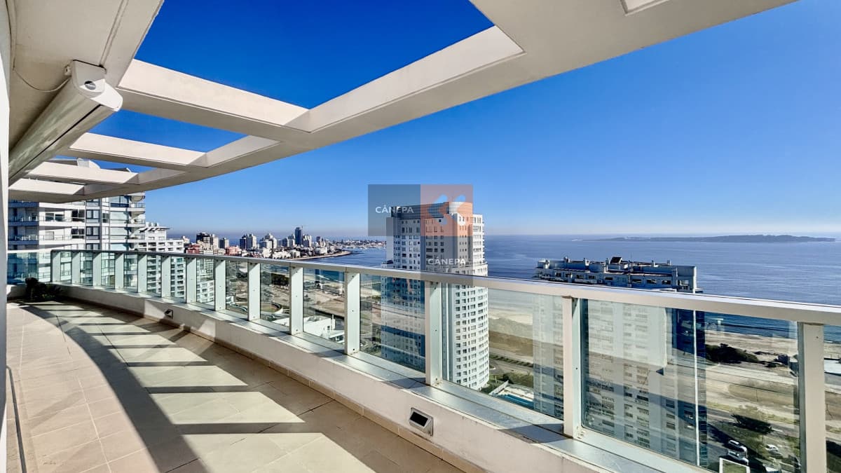 Penthouse con vista panóramica al mar