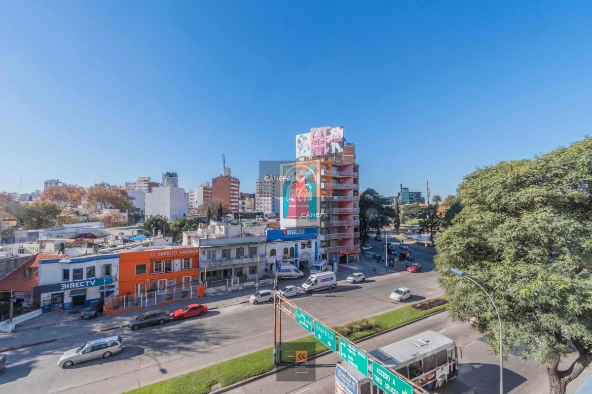 Apartamento a la venta con renta con linda terraza y mucho sol