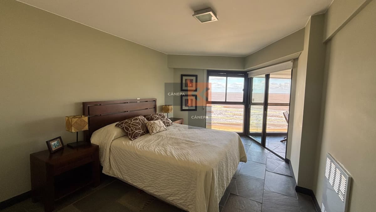 Apartamento frente al mar de 3 dormitorios