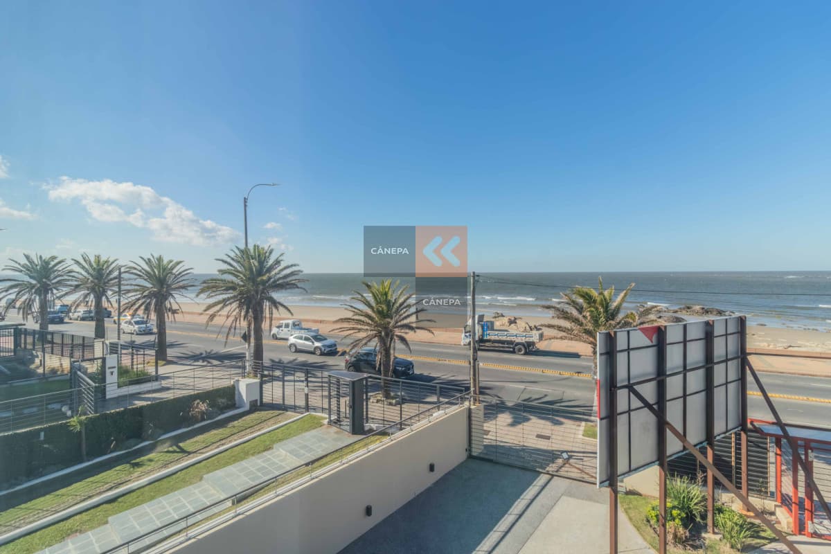 Venta apartamento de 2 dormitorios en Carrasco Sur