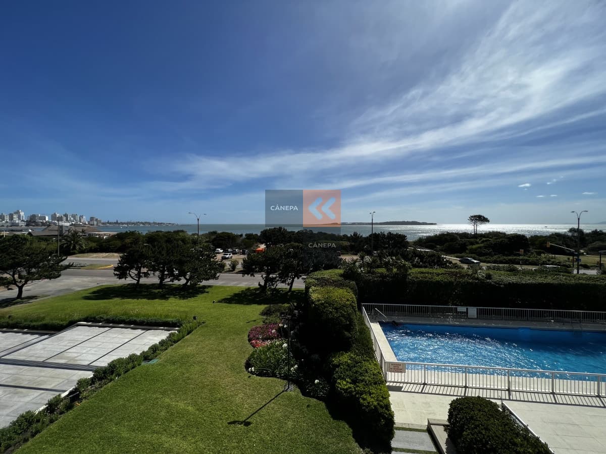Apartamento en uno de los mejores edificios de la mansa